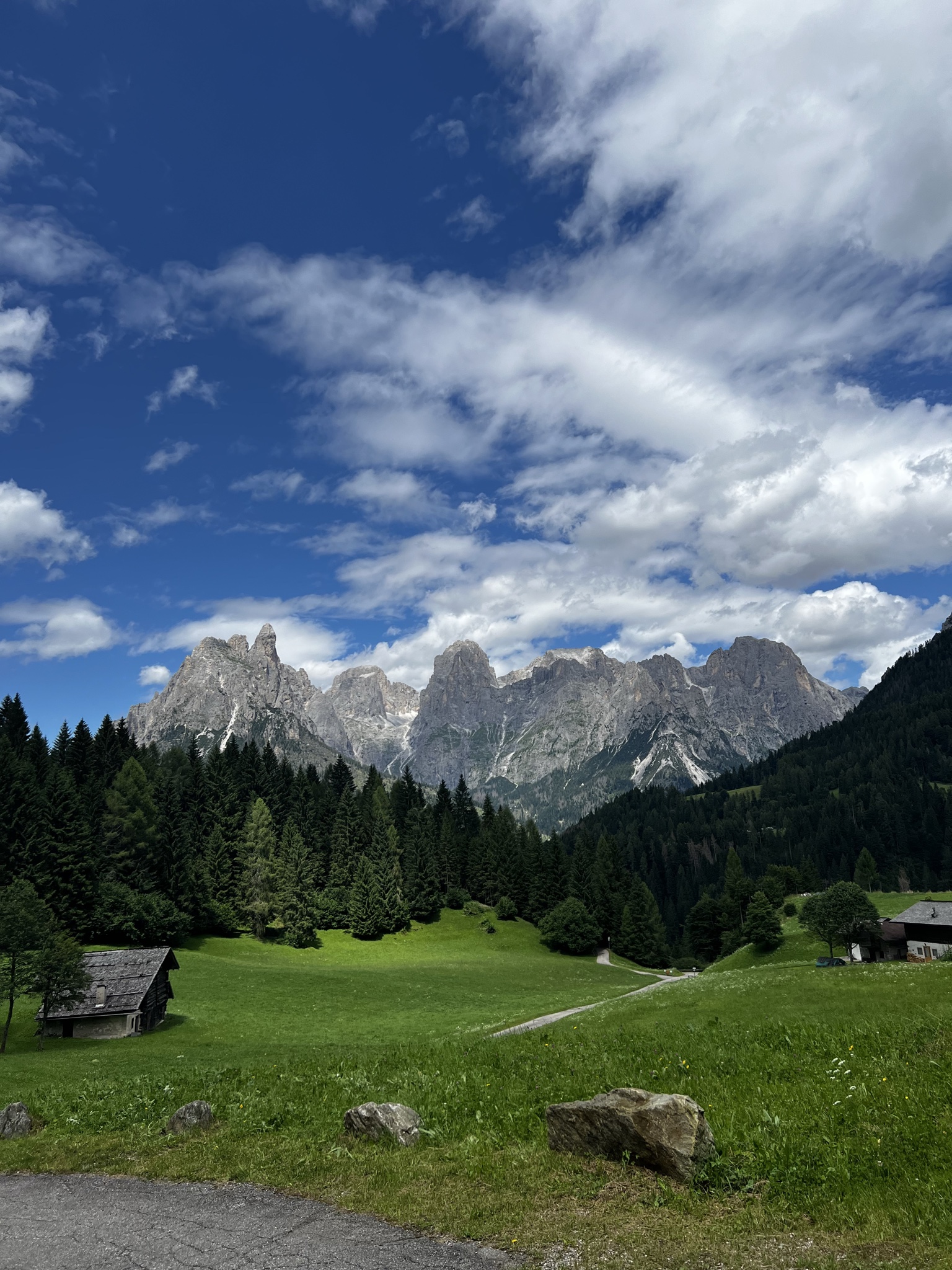 Foto della Locanda Val Canali e della Val Canali